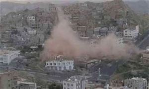 مليشيا الحوثي تستهدف المناطق السكنية شمال مدينة تعز