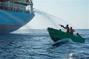 هيئة التجارة البحرية البريطانية: سفينة تجبر قاربا على الابتعاد عنها جنوب شرق صلالة العمانية