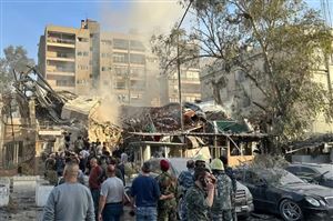 قتلت قادة عسكرين ودبلوماسيين.. غارة إسرائيلية تدمر مبنى القنصلية الإيرانية بدمشق