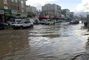 İbb kentinde yağmur sularıyla taşan kanalizasyonlar çevre felaketine yol açmasından endişe ediliyor