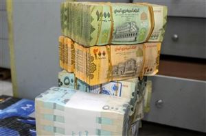 أسعار العملات الأجنبية في اليمن.. الدولار يتجاوز 1750 ريال في عدن وحضرموت