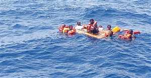 غرق سفينة هندية قبالة سواحل سقطرى