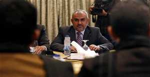 مسؤول حكومي يحذر من أي تنازلات لمليشيا الحوثي في مفاوضات تبادل الأسرى