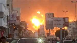 فيديو.. استمرار تصاعد النيران في ميناء الحديدة لليوم الثاني بعد قصف إسرائيلي على خزانات الوقود