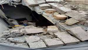 عائلة يمنية تنجو بأعجوبة من صاعقة رعدية دمرت سقف منزلهم في الجوف - صورة