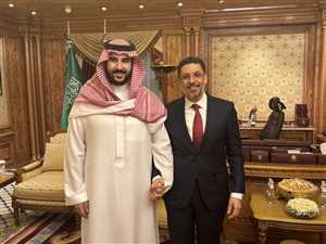 بعد يومين من استقالته.. أحمد بن مبارك يلتقي وزير الدفاع السعودي