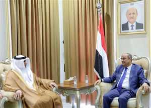 رئيس الوزراء اليمني يبحث مع السفير الإماراتي دعم أبوظبي للأولويات الاقتصادية والخدمية العاجلة