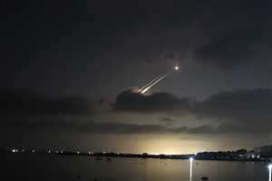 Houthis Strike Tel Aviv as Israel Launches Assassination in Yemen