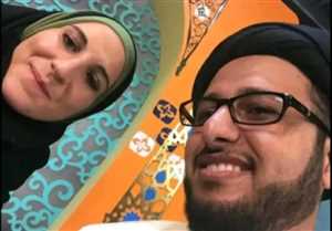 شاهد : صورة صادمة تجمع قيادي حوثي بـ"جاسوسة إسرائيلية" في طهران .. "والباقي مشفر"
