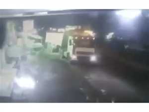 شاب يمني يضع حدًا لحياته تحت عجلات قاطرة في الحديدة.. والسائق ضحية رغم الأدلة