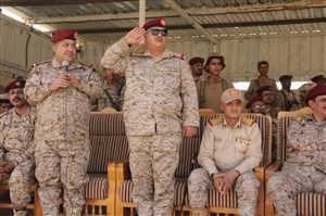 قائد المنطقة العسكرية الأولى يتفقد اللواء 11 حرس حدود في ثمود ضمن خطة تعزيز الأمن في المديريات الصحراوية ( صور )