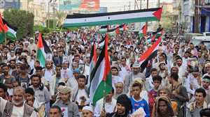 وقفة غضب حاشدة في مأرب تضامنًا مع غزة.. وحملة مليون وجبة لإغاثة المحاصرين