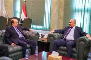 الزُبيدي يطالب كبار التجار بخفض الأسعار تجاوبًا مع تحسن العملة: مجموعة هائل سعيد تبدأ التخفيض بنسبة 35%