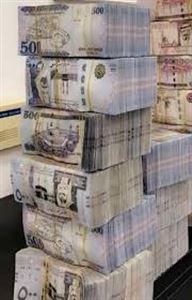 محل صرافة يغلق أبوابه ويبتلع أموال المودعين..وهروب صراف بـ 70 مليون ريال سعودي