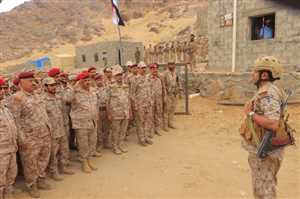 وزير الدفاع يتفقد المنطقة العسكرية السادسة بالجوف ويشيد بجاهزيتها القتالية