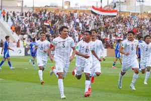 الوزير نايف البكري يعلن مكافأة مليون ريال يمني لكل لاعب في المنتخب
