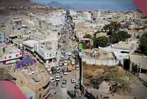 مسلحون يحرقون محلًا لبيع المواد الغذائية في تعز ويتسببون في خسائر كبيرة