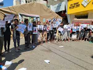 أسر ضحايا في تعز تطالب بتسليم متهمين فارين إلى قوات طارق صالح