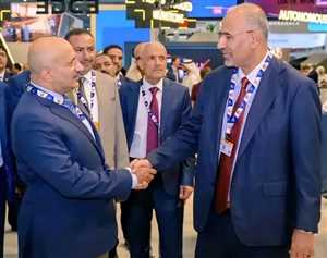 لقاء يمني رفيع في معرض دبي للطيران 2025...عيدروس الزبيدي وطارق صالح ووزير الدفاع وقيادات عسكرية بارزة