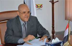 عاجل : اشتباكات مفاجئة خلال مرور موكب محافظ تعز وسط تصاعد التوتر بين اللواء الرابع وأهالي المنطقة