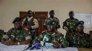 انقلاب عسكري في هذه الدولة.. الجيش يعلن السيطرة الكاملة واحتجاز الرئيس داخل القصر