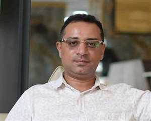 احتجاز صحفي في المخا يورّط قوات طارق صالح… ونقابة الصحفيين تتهم بـ"الإخفاء والمماطلة"