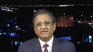 وزير سابق يكشف مخططًا إماراتيًا لتفكيك الحكومة الشرعية: إغراءات للوزراء وتحريض ضد الرئيس والسيطرة على جنوب اليمن