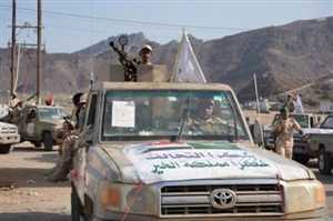 قوات العمالقة تنسحب من جبل حديد وتبدأ إعادة انتشار عسكري خارج مدينة عدن