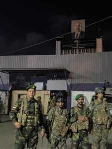 الأمن الوطني يتسلّم مقر الأمانة العامة للمجلس الانتقالي المنحل في عدن وسط انضباط عسكري عالٍ