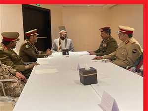 العرادة يلتقي بن عزيز وقيادات عسكرية في الرياض ويؤكد أهمية تطوير الجاهزية والاستفادة من تقنيات الدفاع الحديثة