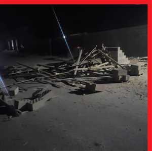 قوات الأمن في عتق تُزيل منصة فعالية لأنصار الانتقالي وتفرض انتشاراً مكثفاً