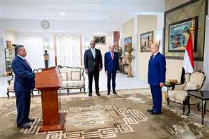 القدسي يؤدي اليمين وزيراً للتعليم العالي… والعليمي يوجه بإصلاح شامل لمنظومة الابتعاث والبحث العلمي