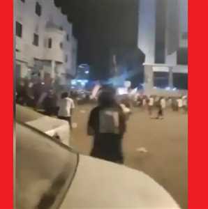 بالفيديو قبل قليل ..محاولة اقتحام قصر معاشيق تهز عدن.. تحركات مشبوهة تستهدف الحكومة وإشعال الفوضى في العاصمة المؤقتة