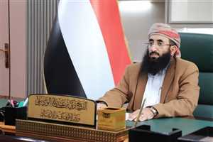 وزير الأوقاف يدعو للاصطفاف خلف القيادة الشرعية ويحذر من الفوضى: استقرار الدولة مسؤولية الجميع