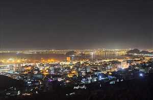عدن تتوهج من جديد.. صورة ليلية تعكس تحسناً غير مسبوق في خدمة الكهرباء