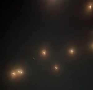 "كأنه يوم القيامة"بالفيديو :  صاروخ إيراني ضخم يهزّ القدس القديمة.. انفجار مرعب وإصابات مباشرة في قلب المدينة