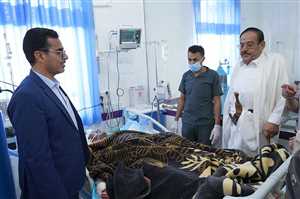 بعد فاجعة الحريق في مأرب.. زيارة رسمية لمصابي الأسرة المنكوبة وتوجيهات برعاية طبية عاجلة