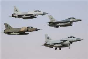 صحيفة باكستانية : قوة عسكرية باكستانية تصل السعودية  تتضمن طائرات مقاتلة ...ماهي مهامها ؟