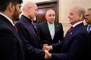 كانت تسميه الشيطان الأكبر ..وجها لوجه.. بدء المحادثات الثلاثية بين إيران والولايات المتحدة في باكستان