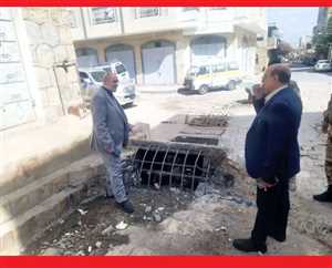 غضب عارم في تعز.. “سيلفي المسؤولين” يشعل الشارع بعد مأساة السيول ووفاة طفلين