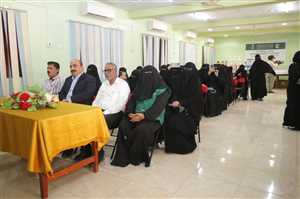 حضرموت: توزيع مساعدات تعليمية لخمسة مدارس في المكلا ضمن مشروع “بداية” بدعم مركز الملك سلمان