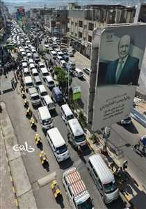 سائقو تعز يحتجون على أزمة الغاز ويهددون بإضراب شامل
