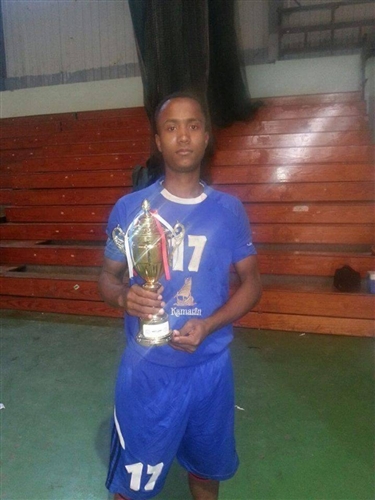 قبيل التصفيات الآسيوية.. وفاة لاعب المنتخب اليمني لكرة اليد إثر أزمة قلبية