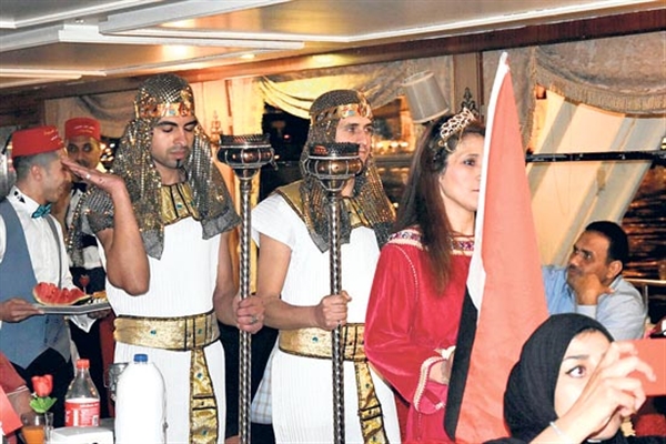 "ألف ليلة وليلة" على مضيق البوسفور