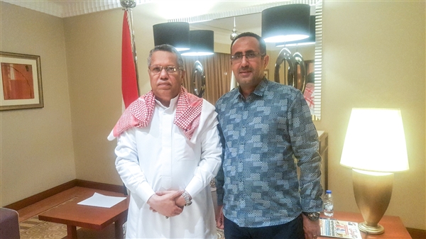 رئيس الوزراء يشيد بجهود مركز "يني يمن" الإعلامي