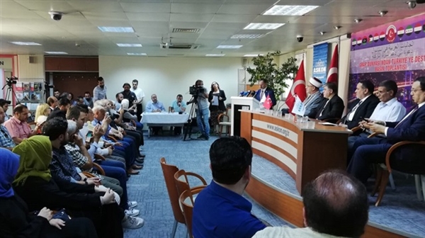 اليمنيون في تركيا يشاركون في حملة دعم الليرة التركية