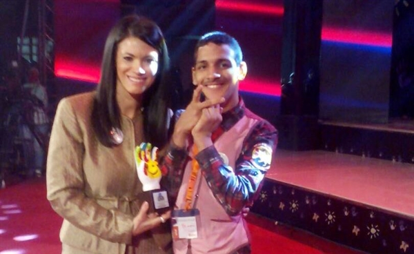 شاب يمني يحصد جائزة دولية بالملتقى الدولي لذوي القدرات الخاصة في مصر