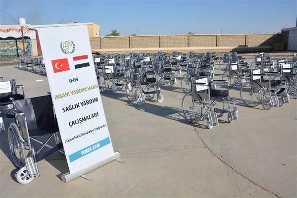 هيئة الإغاثة التركية تقدم مساعدات للجرحى والمعاقين في مأرب