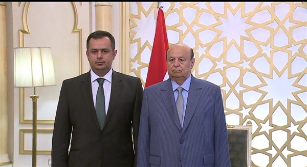 رئيس الوزراء الجديد يؤدي اليمين الدستورية