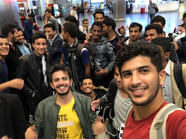 بعد نجاتهم من إعصار "لبان".. طلاب المنح التركية يصلون إلى اسطنبول